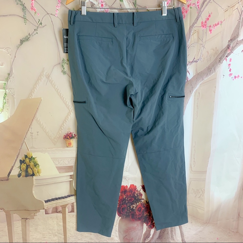 NEW GapFit Dark Pearl Cargo Active Pants - Picture 4 of 11